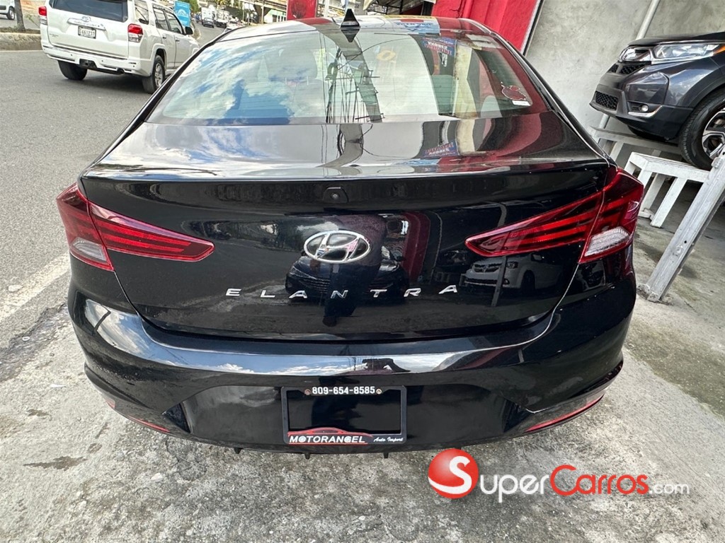2020 Hyundai Elantra SEL — foto 5 / 8