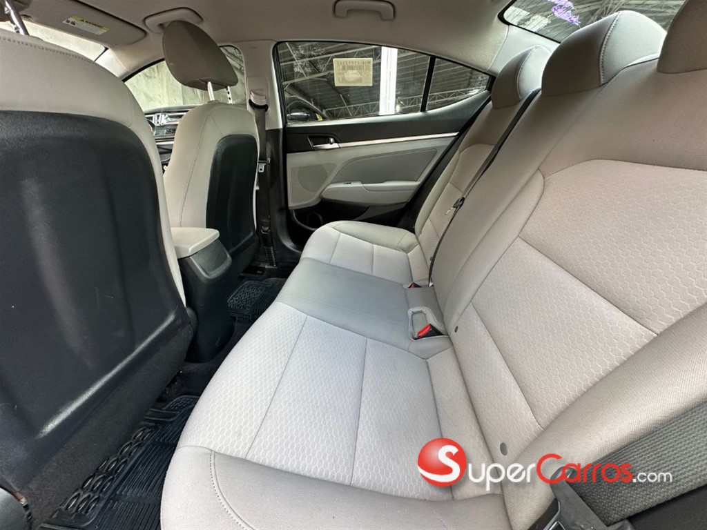 2020 Hyundai Elantra SEL — foto 7 / 8