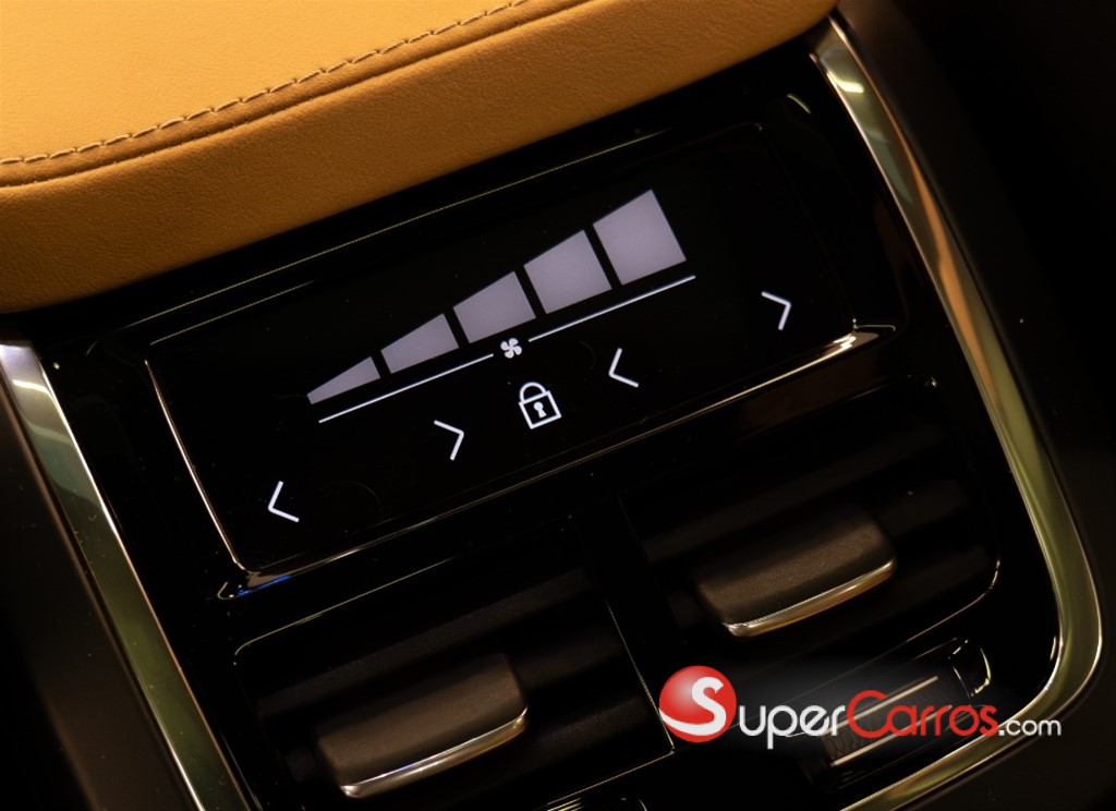 2022 Volvo XC90 Inscription B6 — foto 11 / 12
