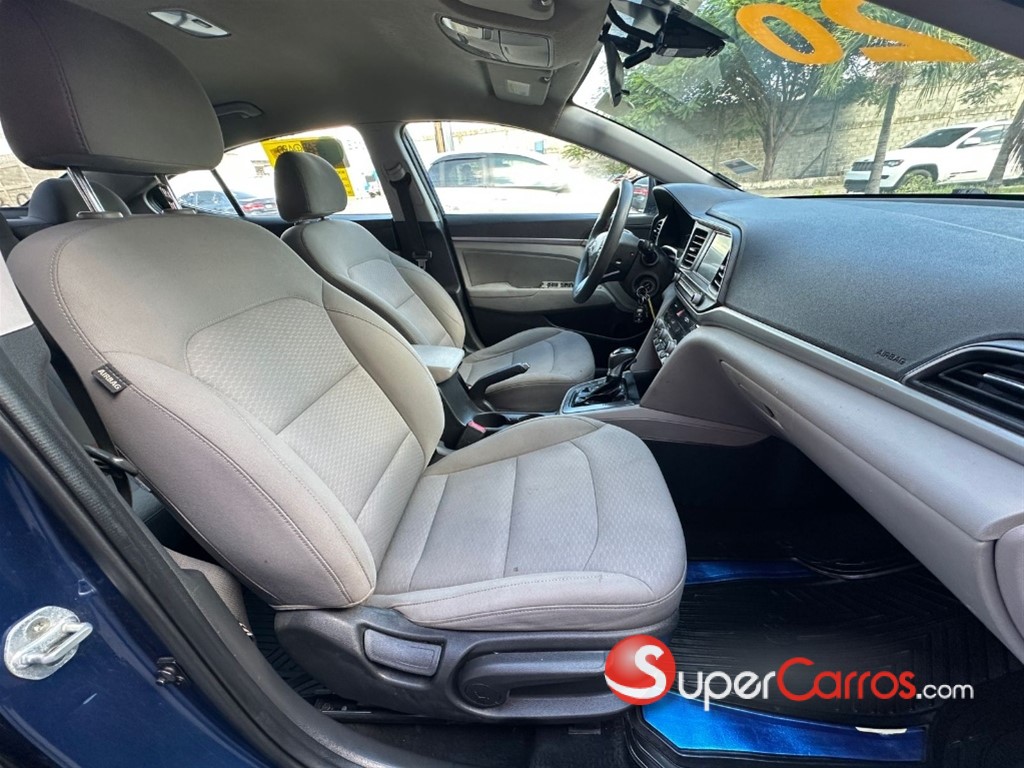 2020 Hyundai Elantra SEL — foto 9 / 11