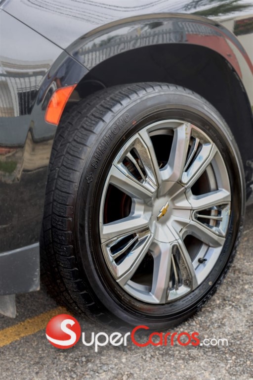 2021 Chevrolet Suburban Highcountry — foto 6 / 8
