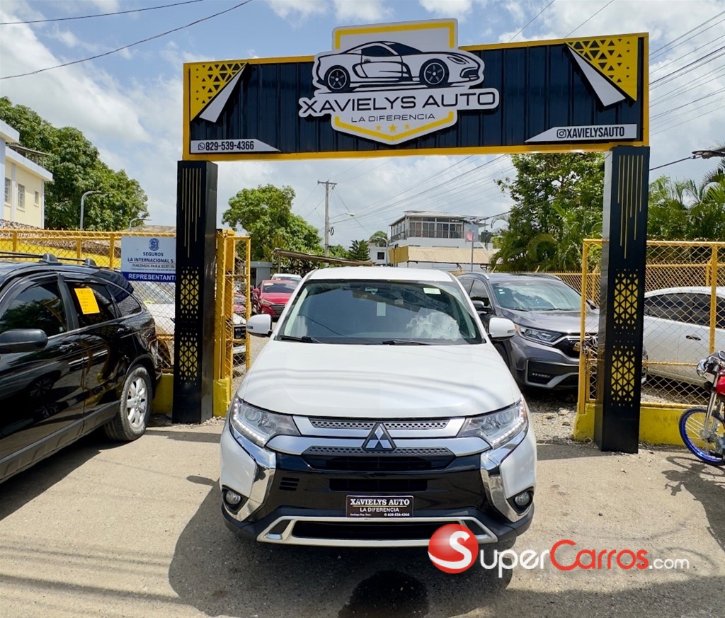 2020 Mitsubishi Motors Outlander SE — foto 2 / 12