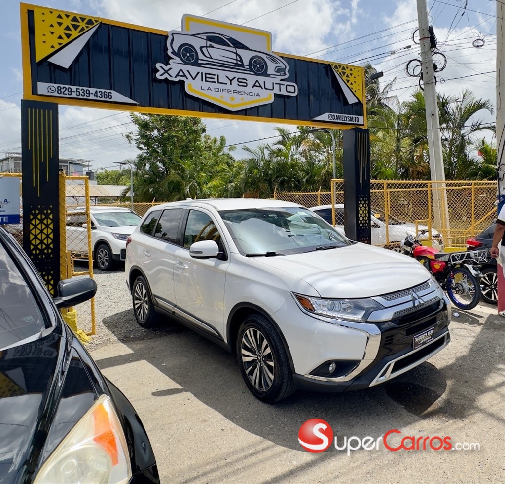 2020 Mitsubishi Motors Outlander SE — foto 3 / 12