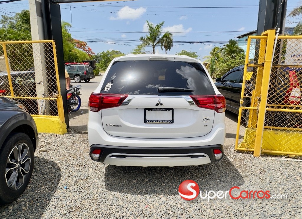 2020 Mitsubishi Motors Outlander SE — foto 5 / 12
