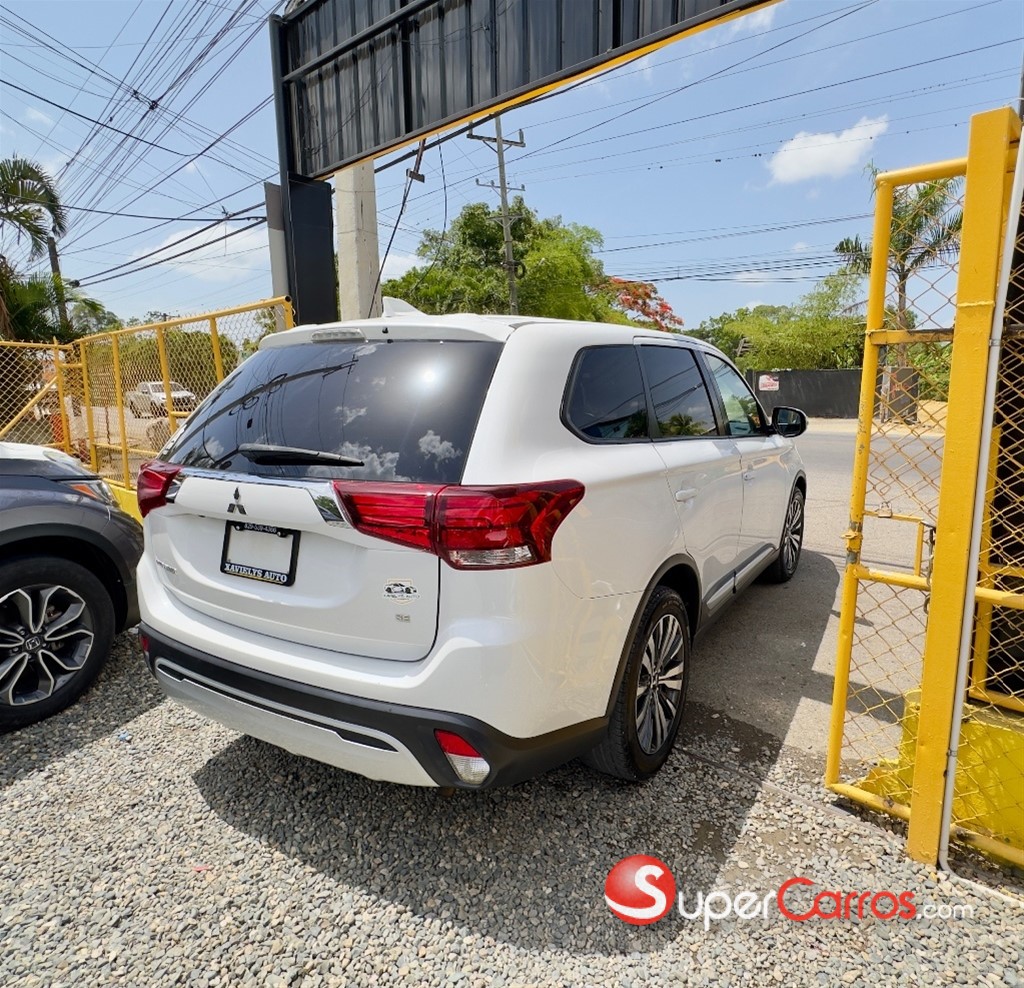 2020 Mitsubishi Motors Outlander SE — foto 6 / 12