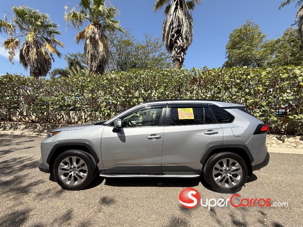 2021 Toyota RAV4 XLE Premium — foto 3 / 12