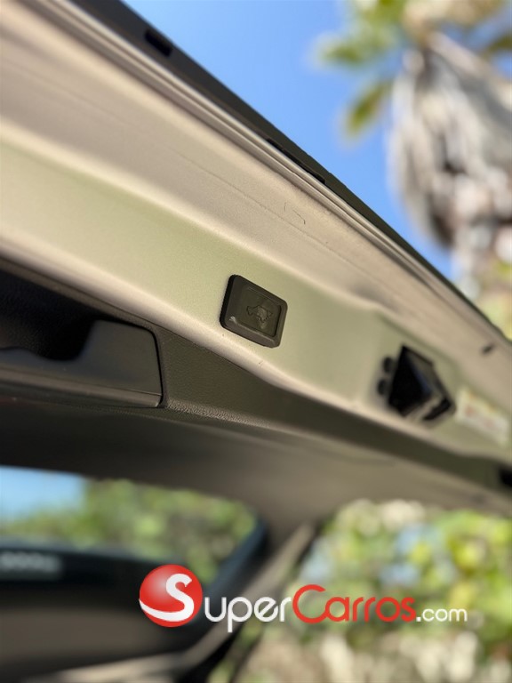 2021 Toyota RAV4 XLE Premium — foto 7 / 12