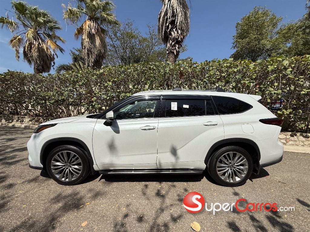 2022 Toyota Highlander Platinum — foto 3 / 12