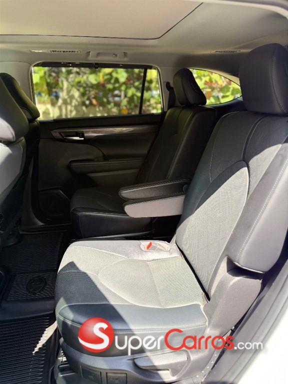 2022 Toyota Highlander Platinum — foto 8 / 12