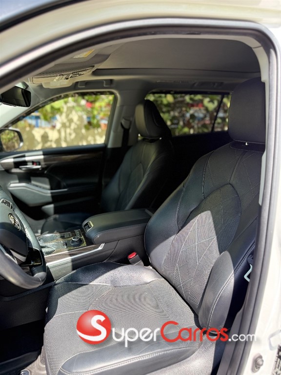 2022 Toyota Highlander Platinum — foto 9 / 12