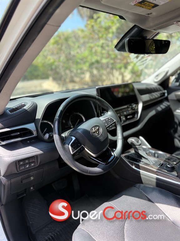 2022 Toyota Highlander Platinum — foto 10 / 12