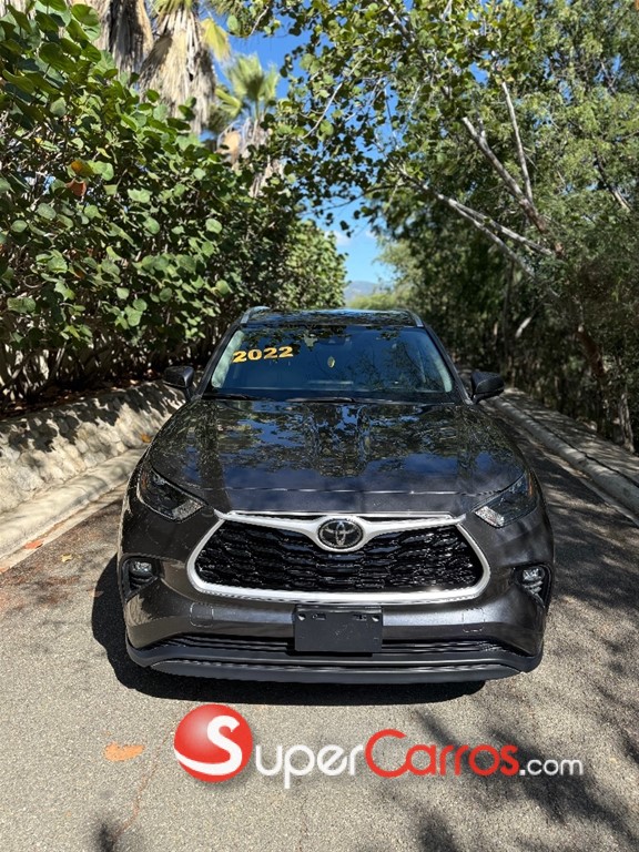 2022 Toyota Highlander XLE — foto 2 / 12