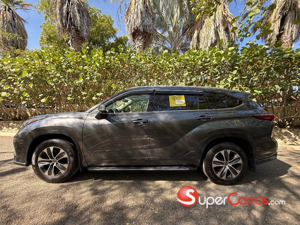 2022 Toyota Highlander XLE — foto 4 / 12