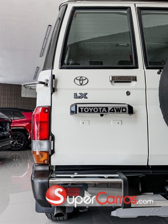 2027 Toyota Land Cruiser Serie 70 — foto 5 / 10