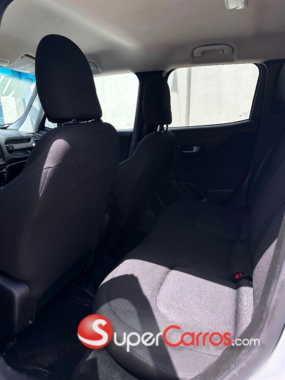 2020 Jeep Renegade Sport — foto 6 / 8