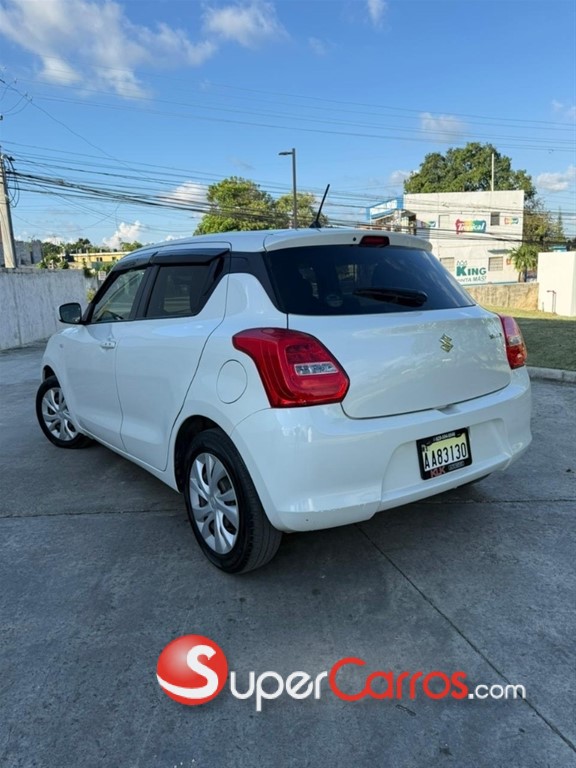 2020 Suzuki Swift — foto 3 / 9