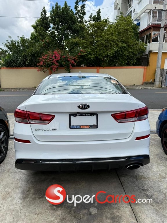 2020 Kia Optima LX — foto 6 / 10