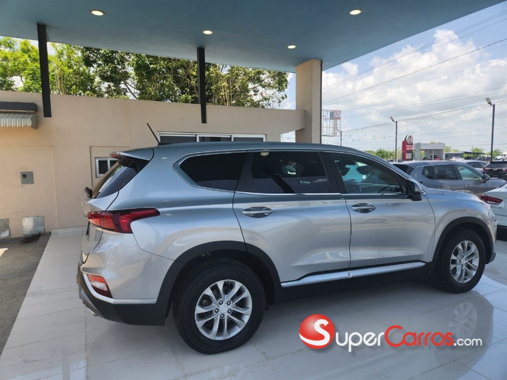 2020 Hyundai Santa Fe SE — foto 3 / 12