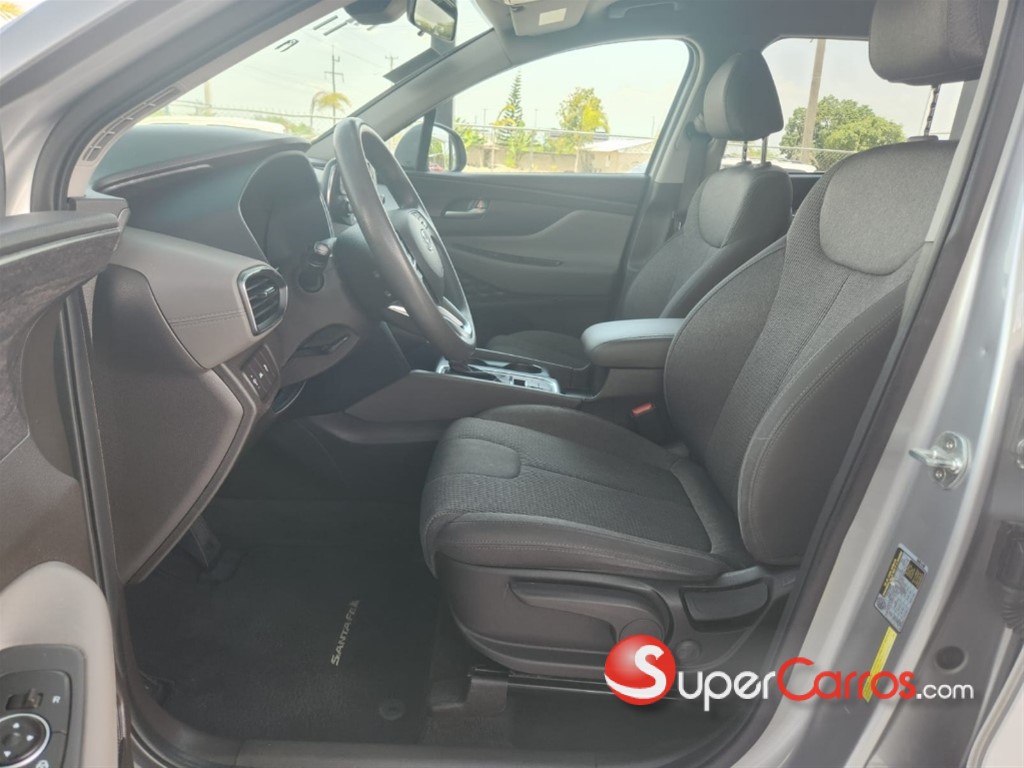 2020 Hyundai Santa Fe SE — foto 5 / 12