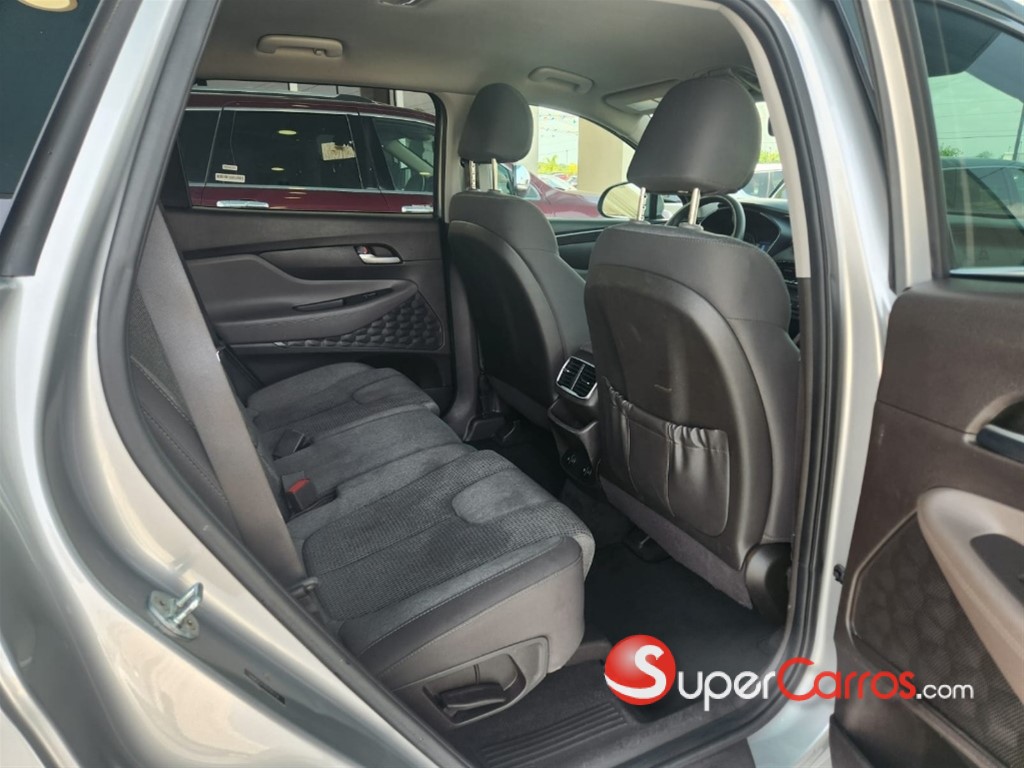 2020 Hyundai Santa Fe SE — foto 6 / 12