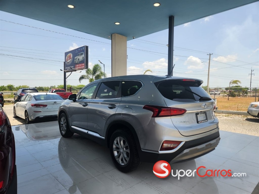 2020 Hyundai Santa Fe SE — foto 9 / 12