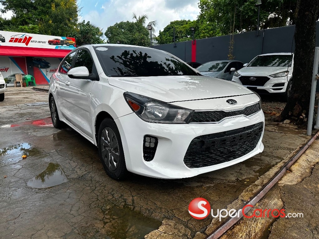 2020 Kia Rio — foto 3 / 9