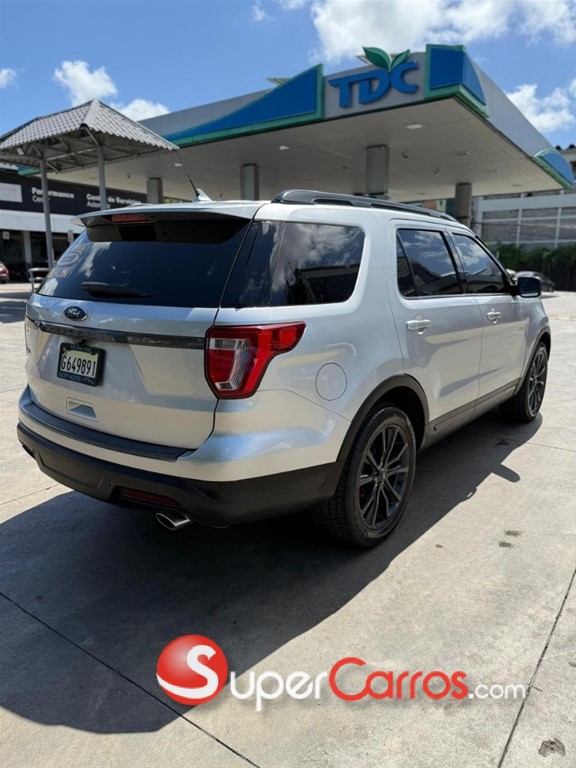 2019 Ford Explorer XLT — foto 3 / 9