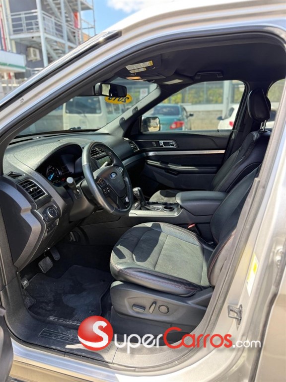 2019 Ford Explorer XLT — foto 6 / 9