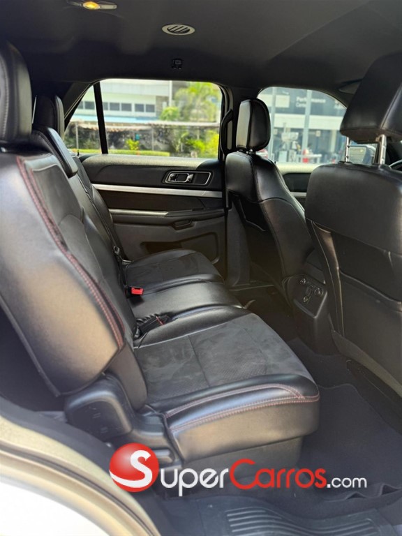 2019 Ford Explorer XLT — foto 8 / 9