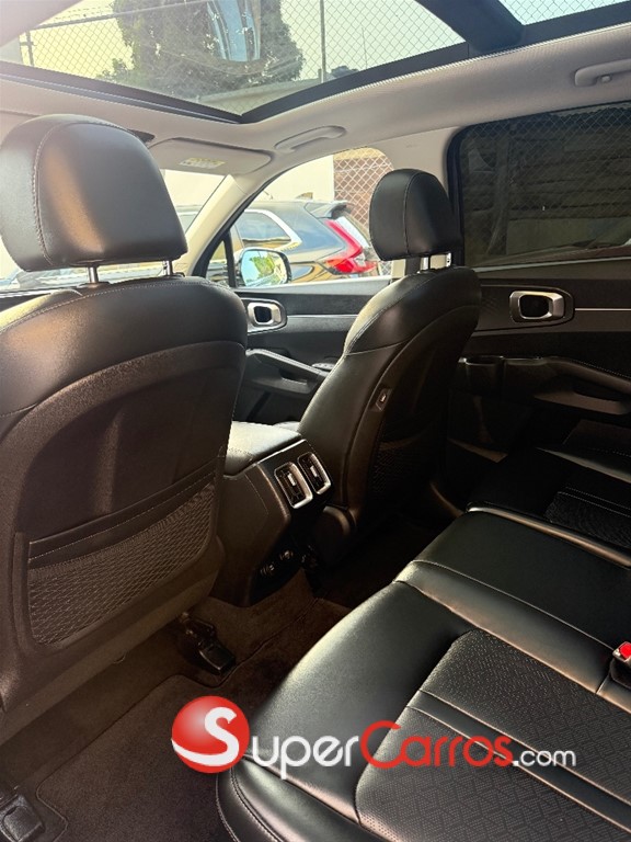2021 Kia Sorento S — foto 8 / 10