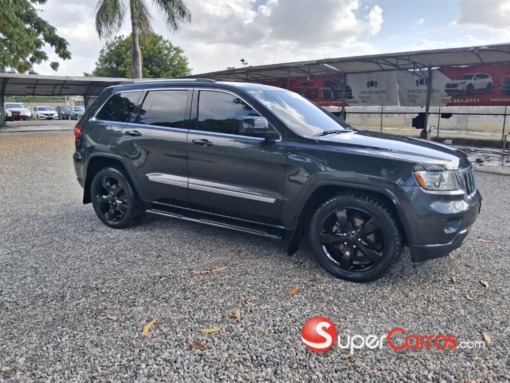 2011 Jeep Grand Cherokee Laredo 4x4 — foto 2 / 8