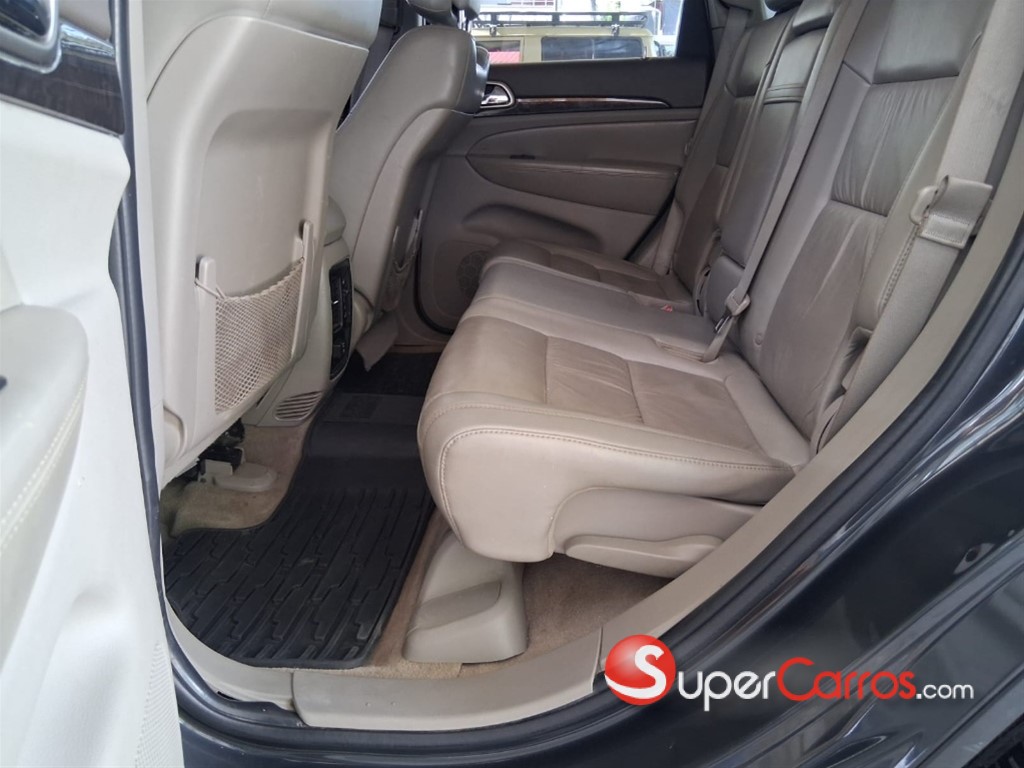 2011 Jeep Grand Cherokee Laredo 4x4 — foto 7 / 8