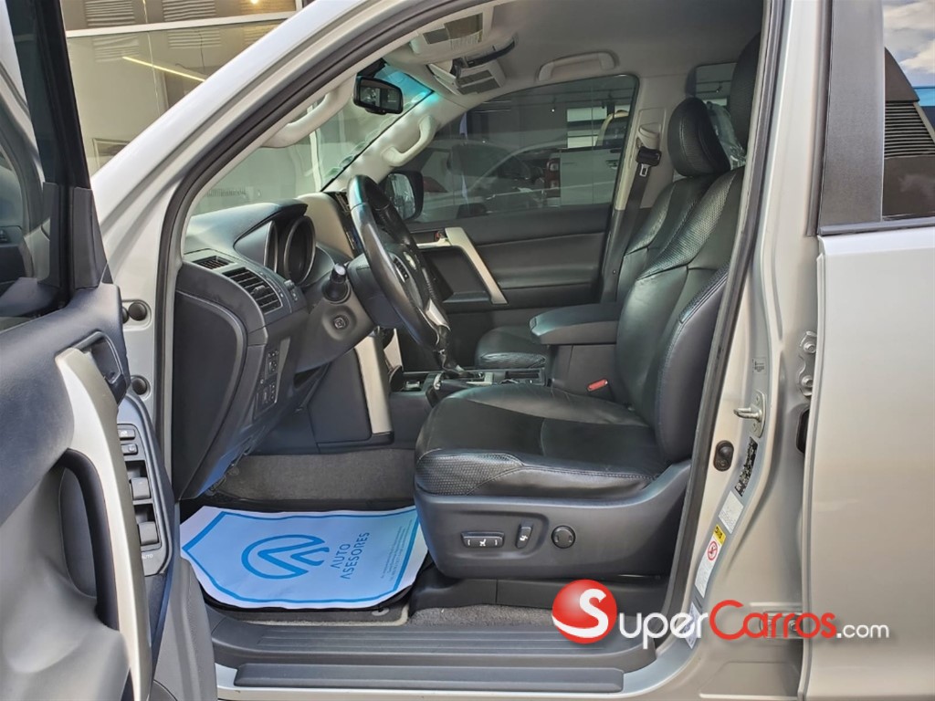 2010 Toyota Land Cruiser Prado VX — foto 7 / 12