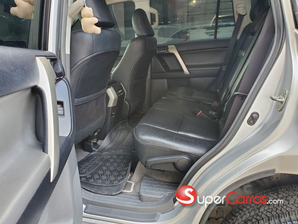 2010 Toyota Land Cruiser Prado VX — foto 8 / 12