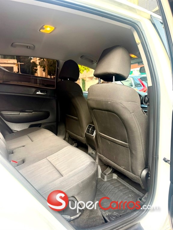 2021 Kia Sportage LX — foto 6 / 11