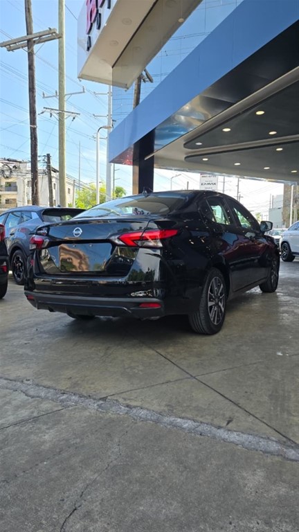 2021 Nissan Versa SV — foto 4 / 11