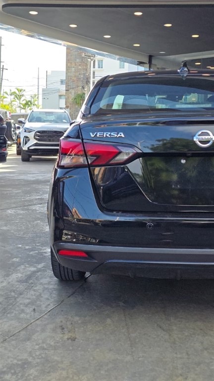 2021 Nissan Versa SV — foto 5 / 11