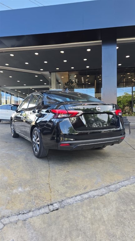 2021 Nissan Versa SV — foto 6 / 11