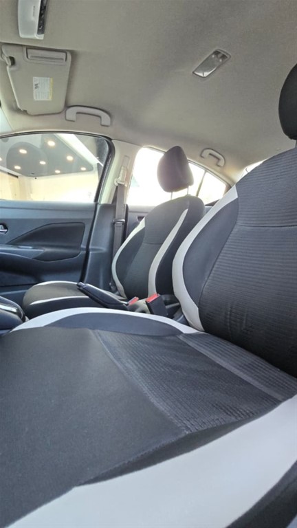 2021 Nissan Versa SV — foto 7 / 11