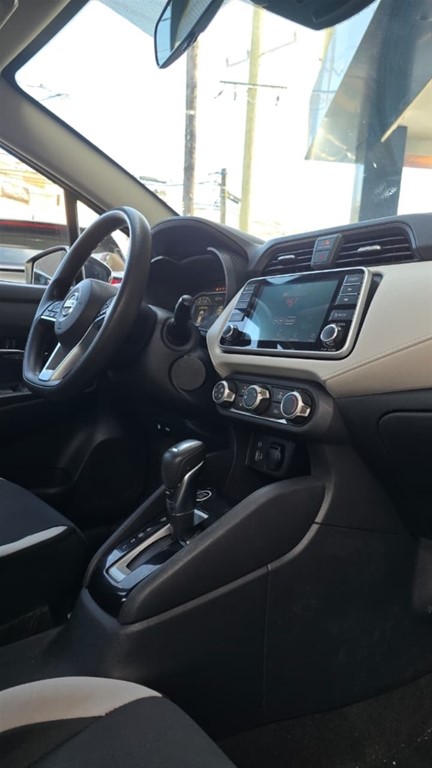 2021 Nissan Versa SV — foto 9 / 11