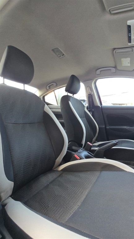 2021 Nissan Versa SV — foto 11 / 11