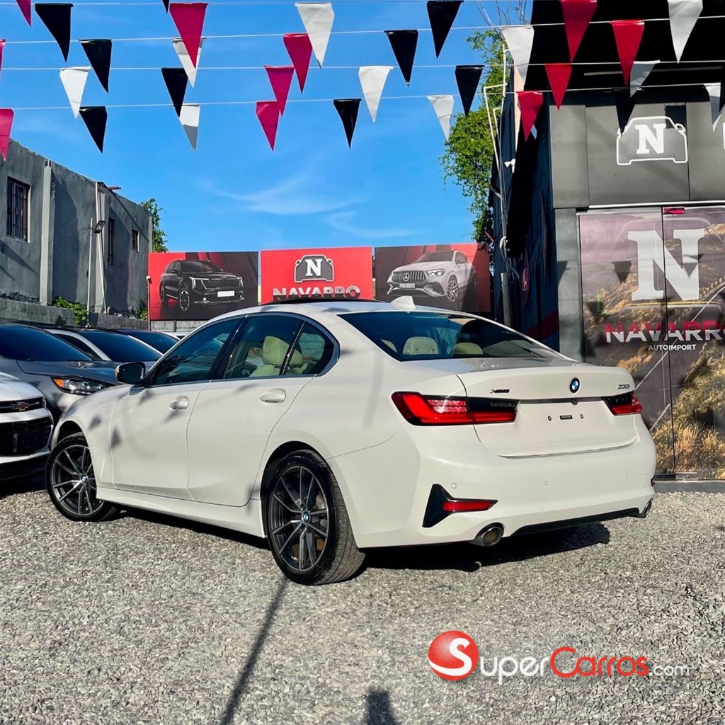 2020 BMW Serie 3 330i XDrive — foto 4 / 10