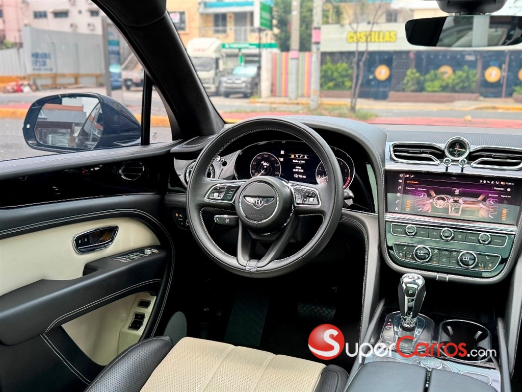 2023 Bentley Bentayga — foto 4 / 12