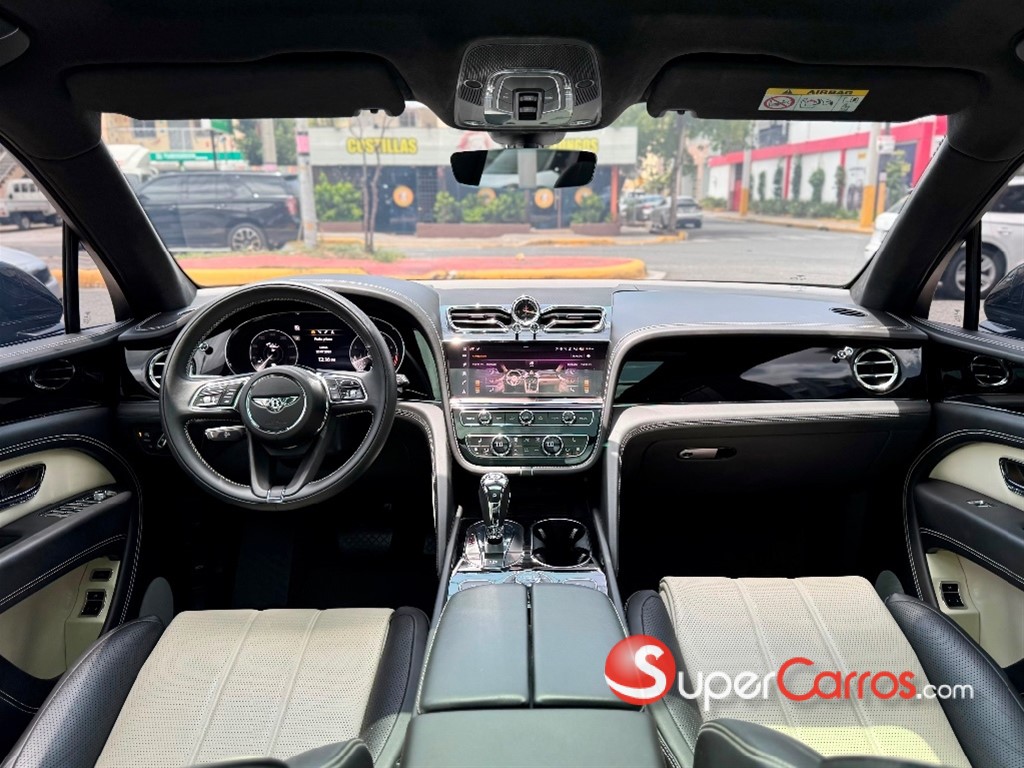 2023 Bentley Bentayga — foto 9 / 12