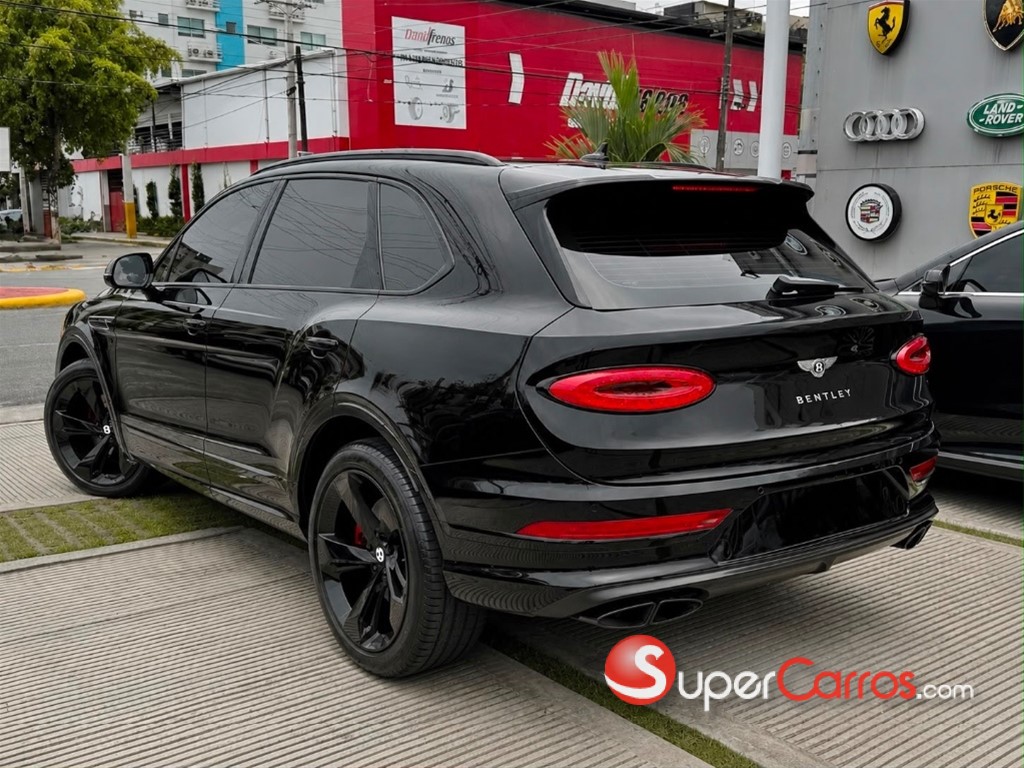 2023 Bentley Bentayga — foto 10 / 12