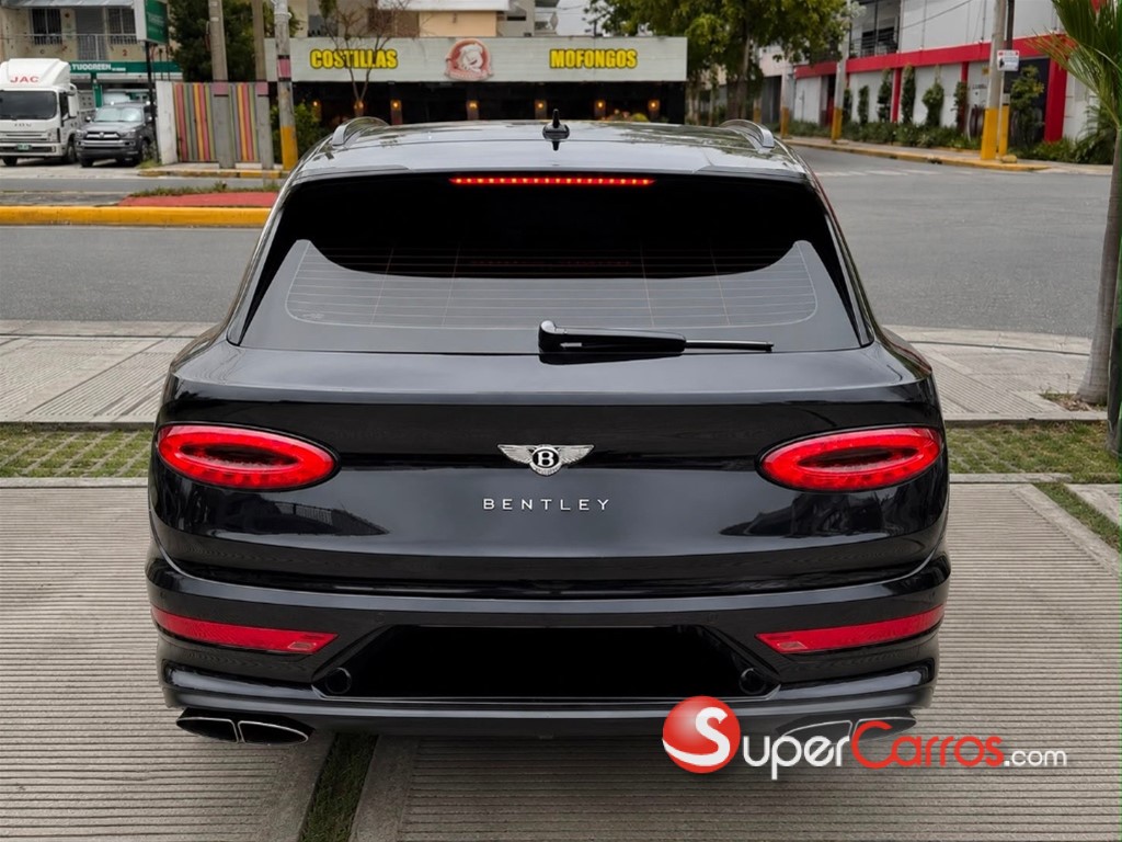 2023 Bentley Bentayga — foto 11 / 12