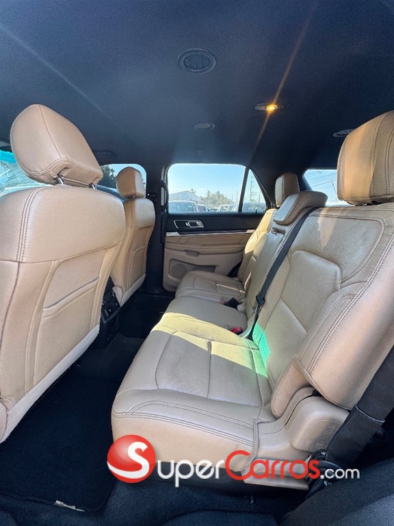 2017 Ford Explorer Limited — foto 8 / 11