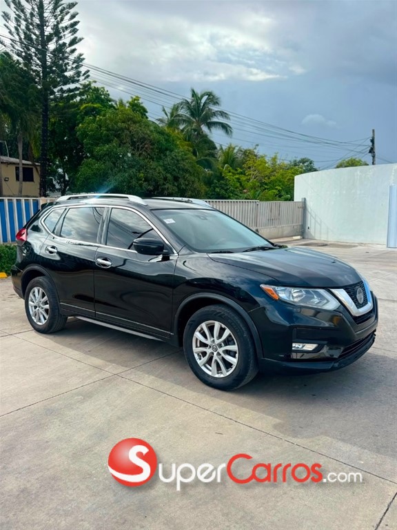 2019 Nissan Rogue SV — foto 5 / 12