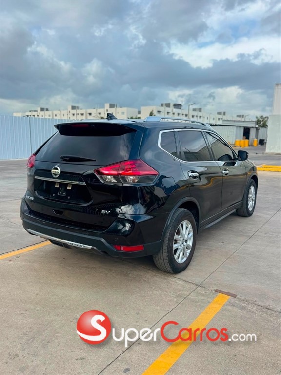 2019 Nissan Rogue SV — foto 7 / 12
