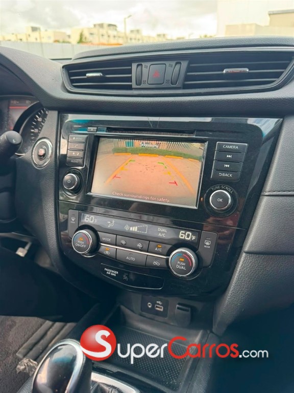 2019 Nissan Rogue SV — foto 9 / 12